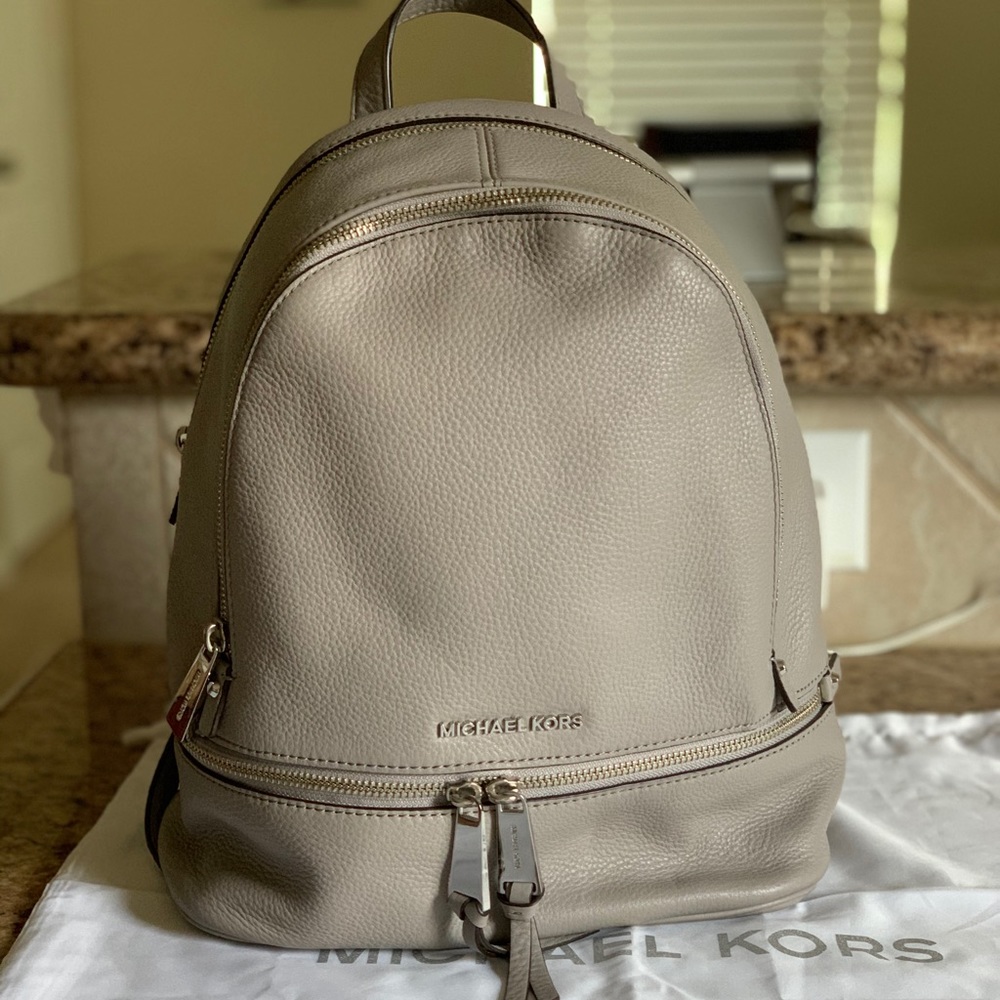 Rhea Zip Small Backpack
